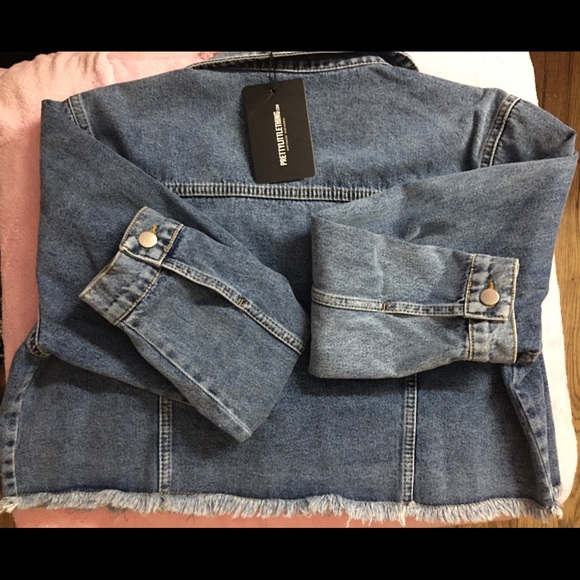 PrettyLittleThing {Cropped Denim Jacket} - Picture 2 of 4